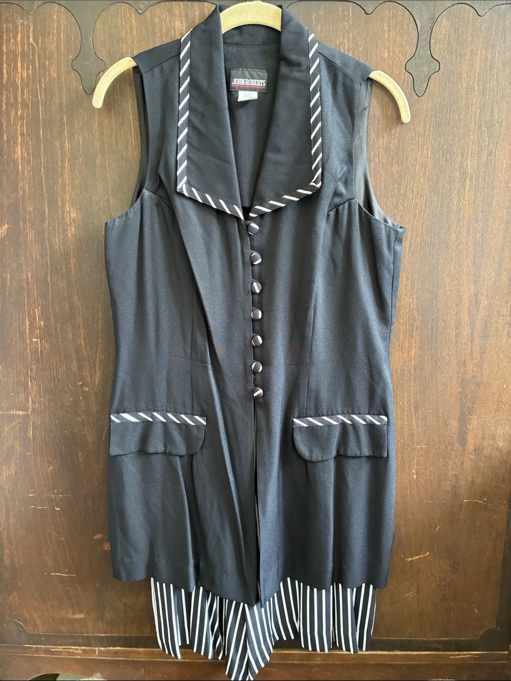 John Roberts Black Sleeveless Skort with Pinstripe Trim Size 11/12